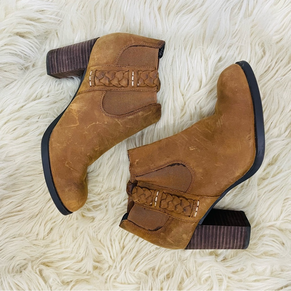 Sperry suede braided heeled ankle booties